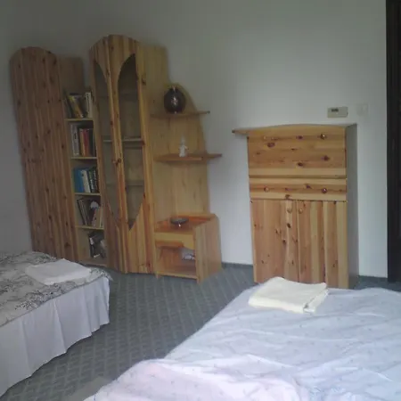 Tenkesvolgyi Vendeghaz * Bisse